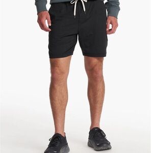 Vuori Men’s Heather Black Athletic Shorts in Large